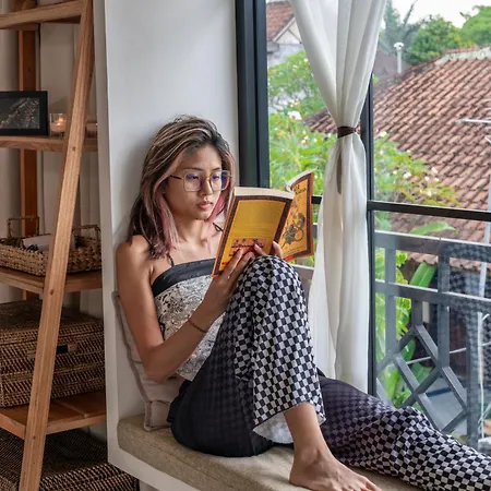 New Cozy, Smart, Flat Above Ubud'S Roofs